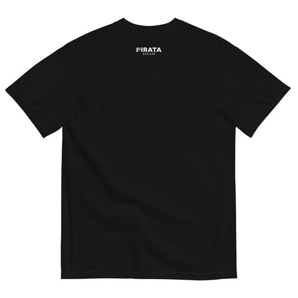 Pirata Soccer Camiseta unisex teñida en prenda de peso pesado